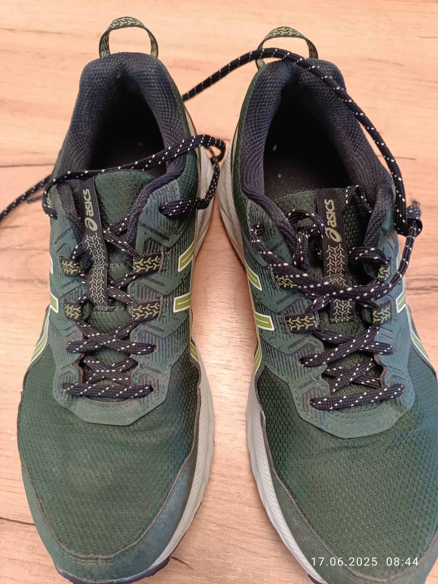 Buty Asics gel venture 9 jak nowe 41.5 26cm