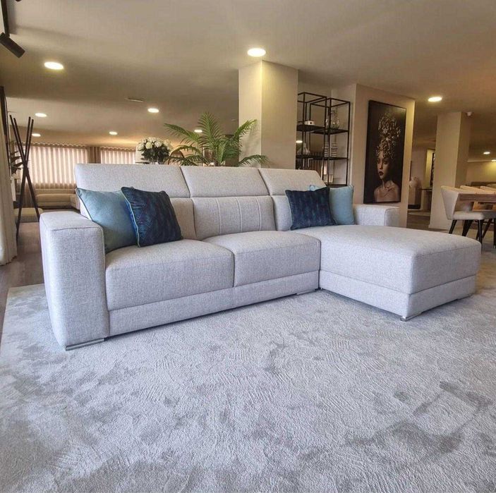 SOFA  novo ja com tratamento anti mancha  de cor branco