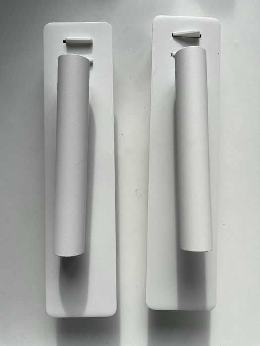 Nowoczesne kinkiety LED – białe, metalowe, obrotowe