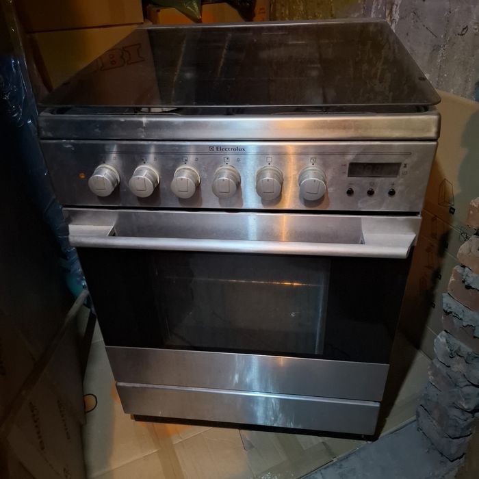Kuchenka gazowa z piekarnikiem elektrycznym Electrolux