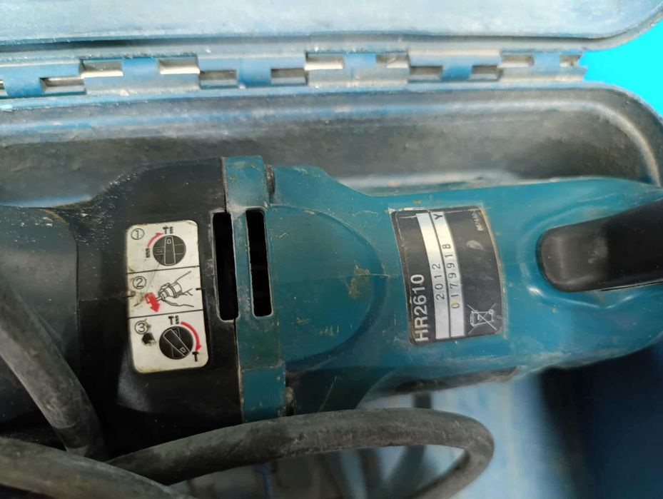 Młotowiertarka Makita HR2610 + walizka