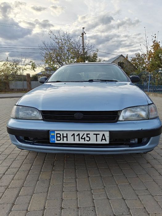 Продам машину Тойота Карина Е срочно