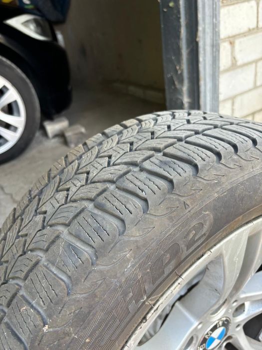 Продам комплект зимових коліс 205/55 r15 на бмв 320 е90