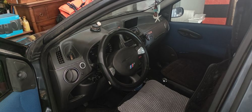 Fiat Punto carro de garagem - super impecavel .