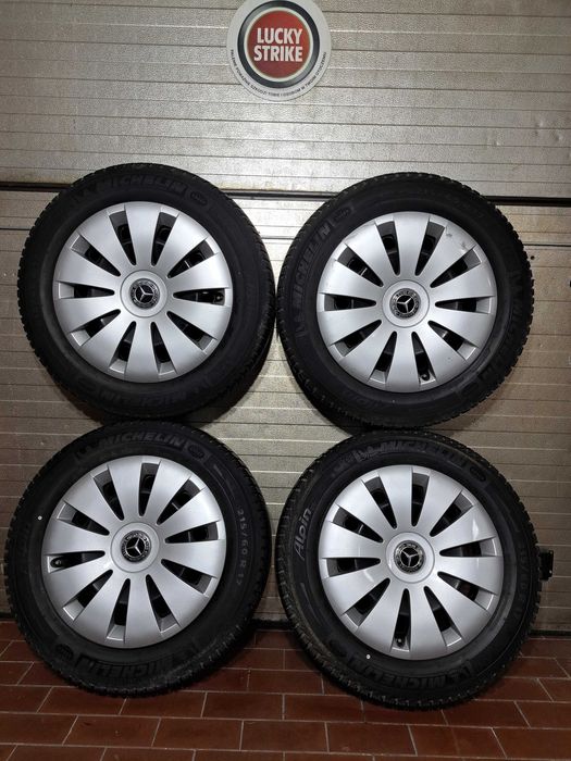 Opony zimowe Michelin 215/60/17 96 H z felgami i kołpakami