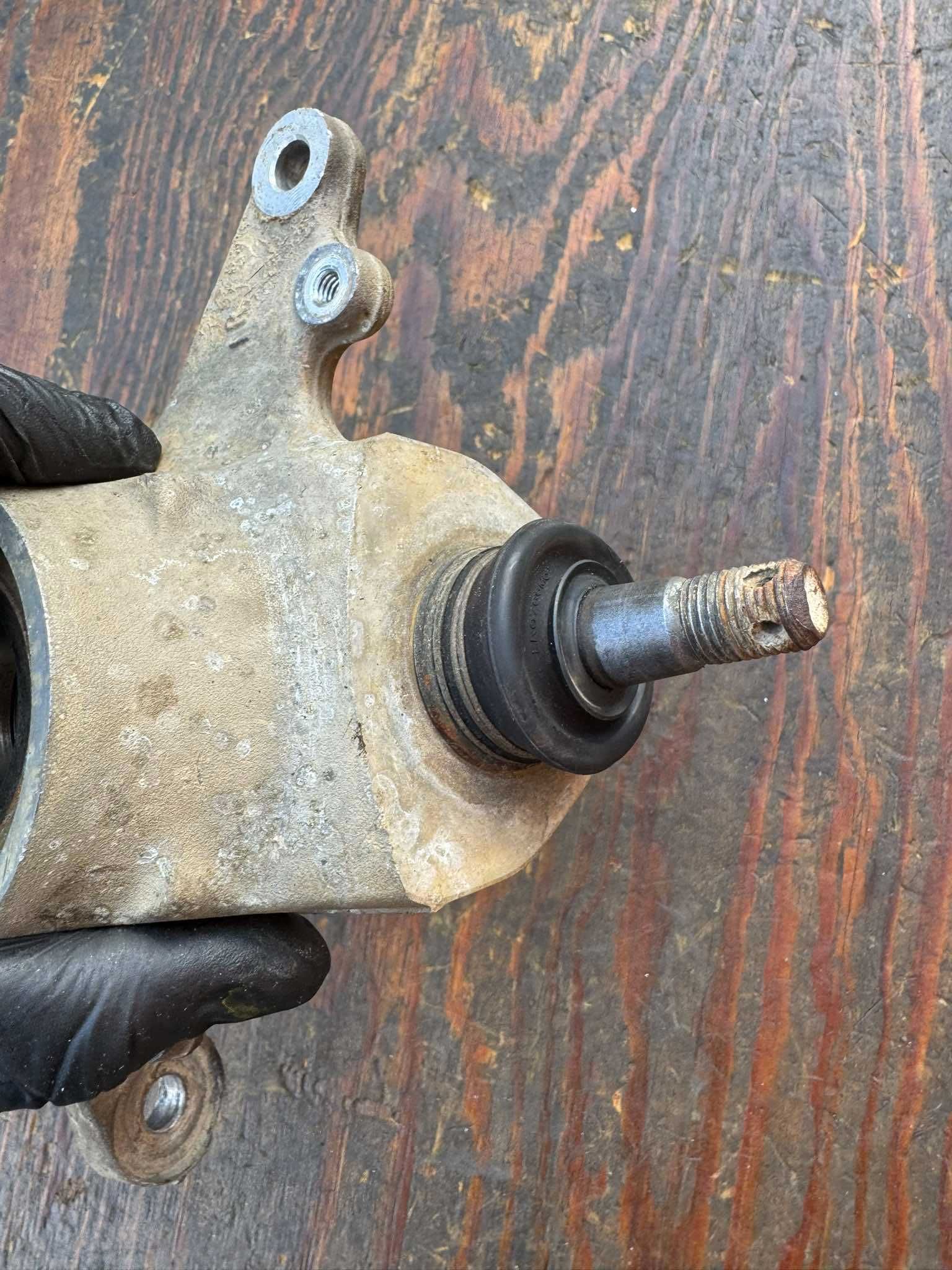 prawy przod przednia zwrotnica kola zawies yamaha yfm 700 grizzly 7-10