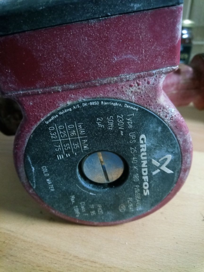 Bomba circulação grundfos