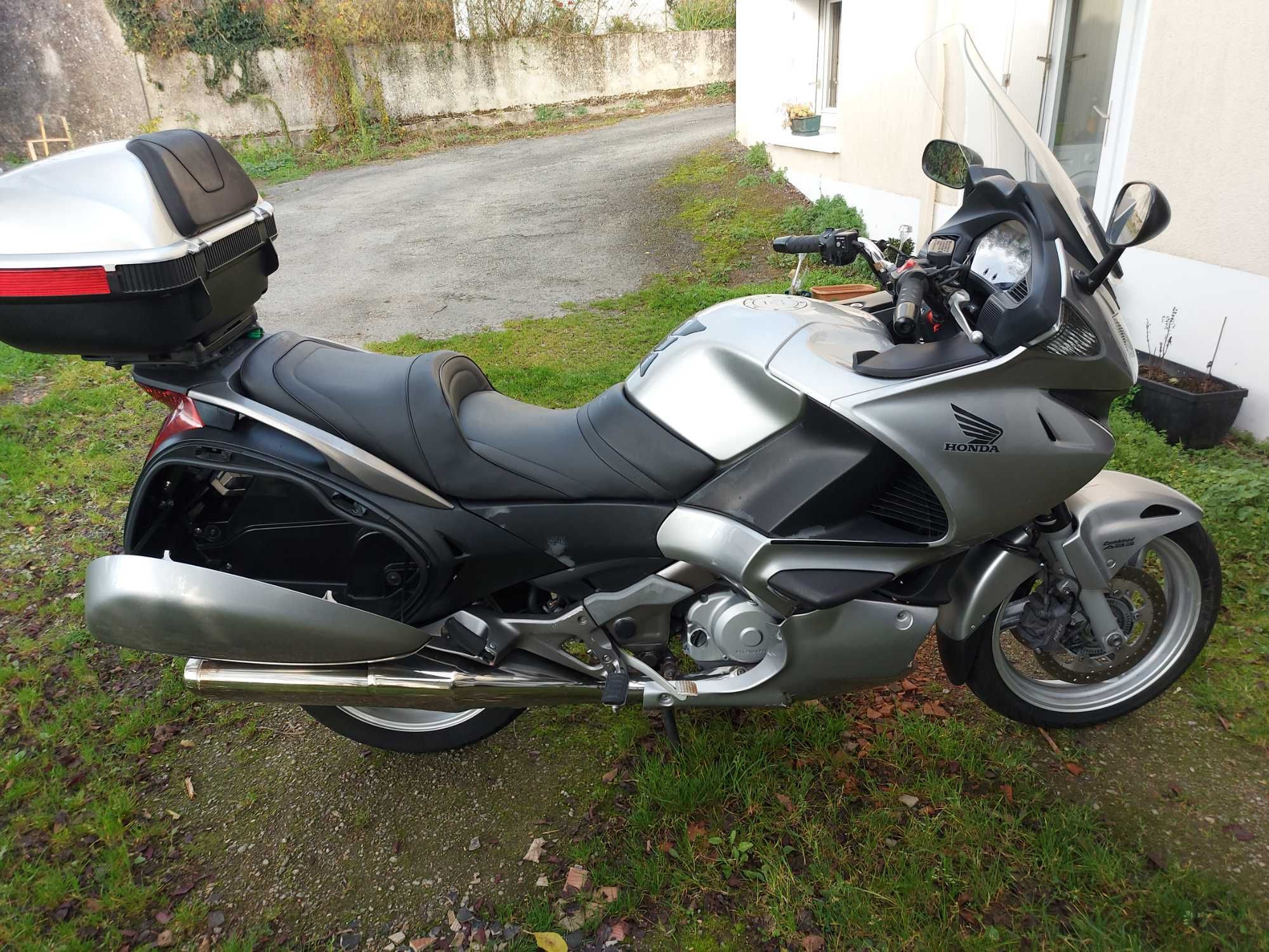 Honda deauville nt 700