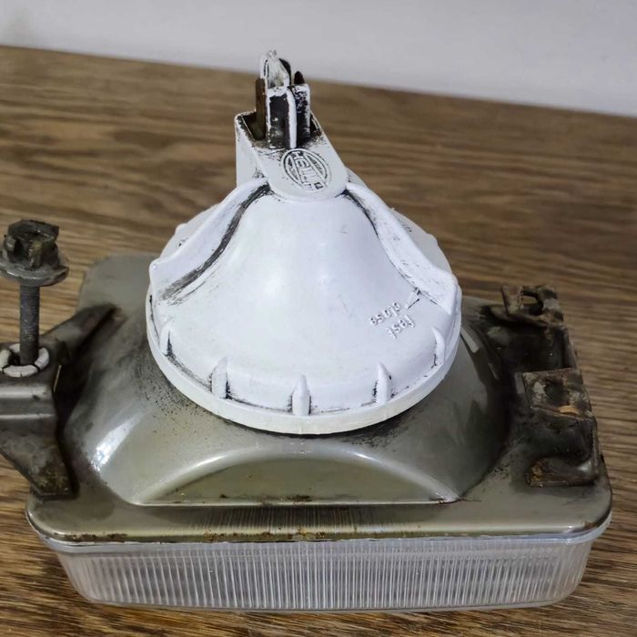 Halogen Prawy VW Passat B 2 (81-87r.) Oryginalny HELLA