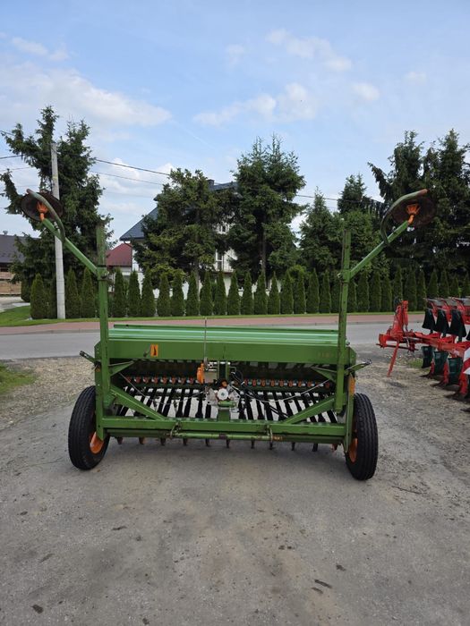 Witam posiadam na sprzedaż siewnik Amazone D8 Super szerokość 2.5m