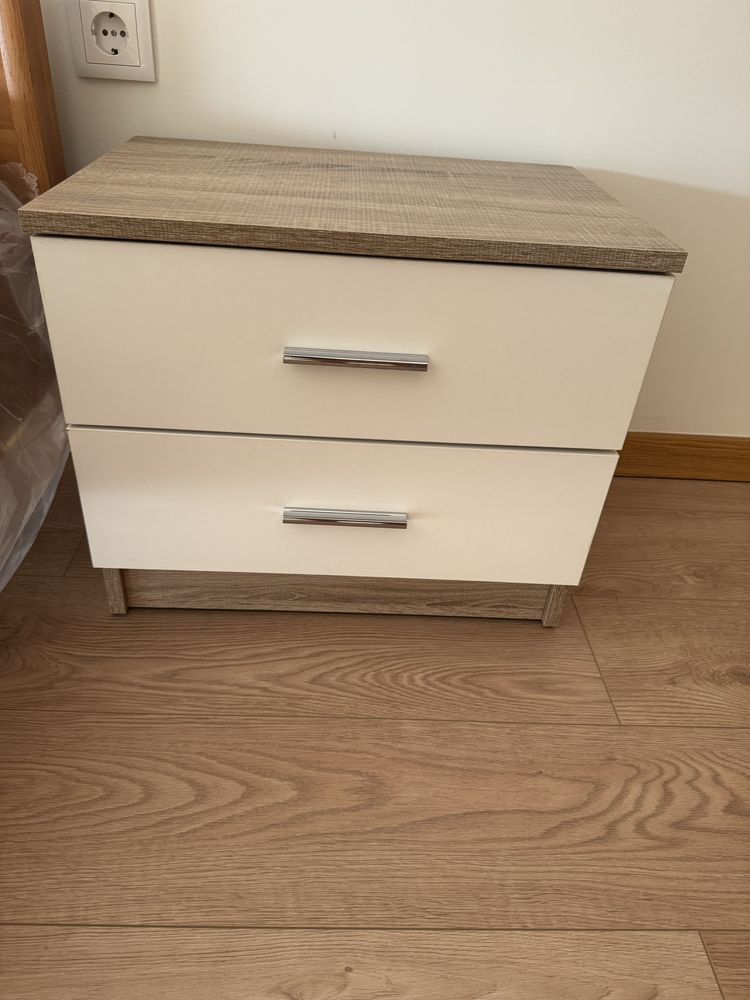 Mesa de cabeceira