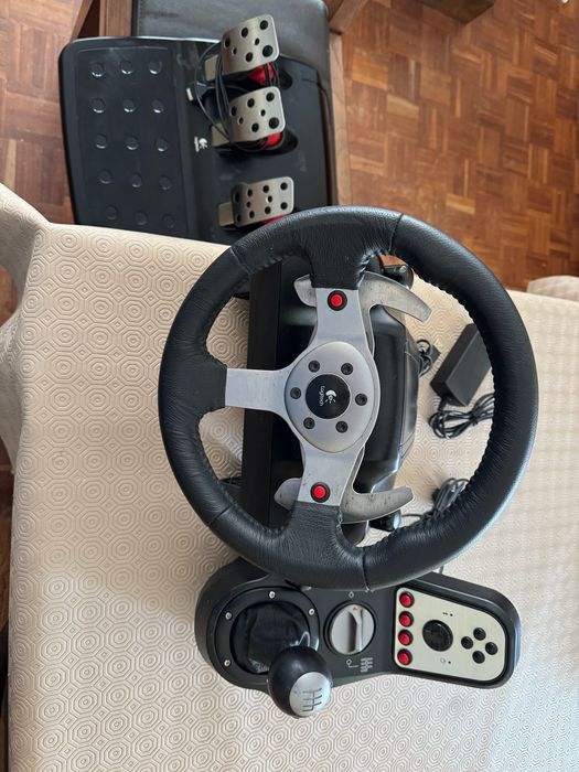Volante, Pedais e Mudanças Logitech G25