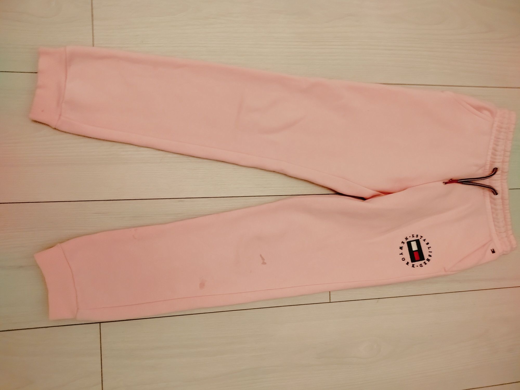 Spodnie dresowe dziewczęce Tommy Hilfiger 140 cm