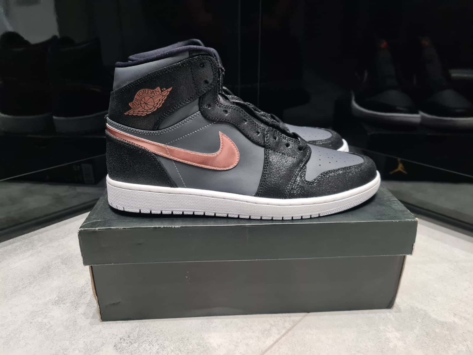 Nike Air Jordan 1 Retro High 'Bronze Medal' r. 46eu/12us