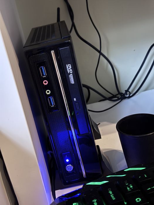 Mini komputer, 8gb ram , intel silver, hdmi/vga