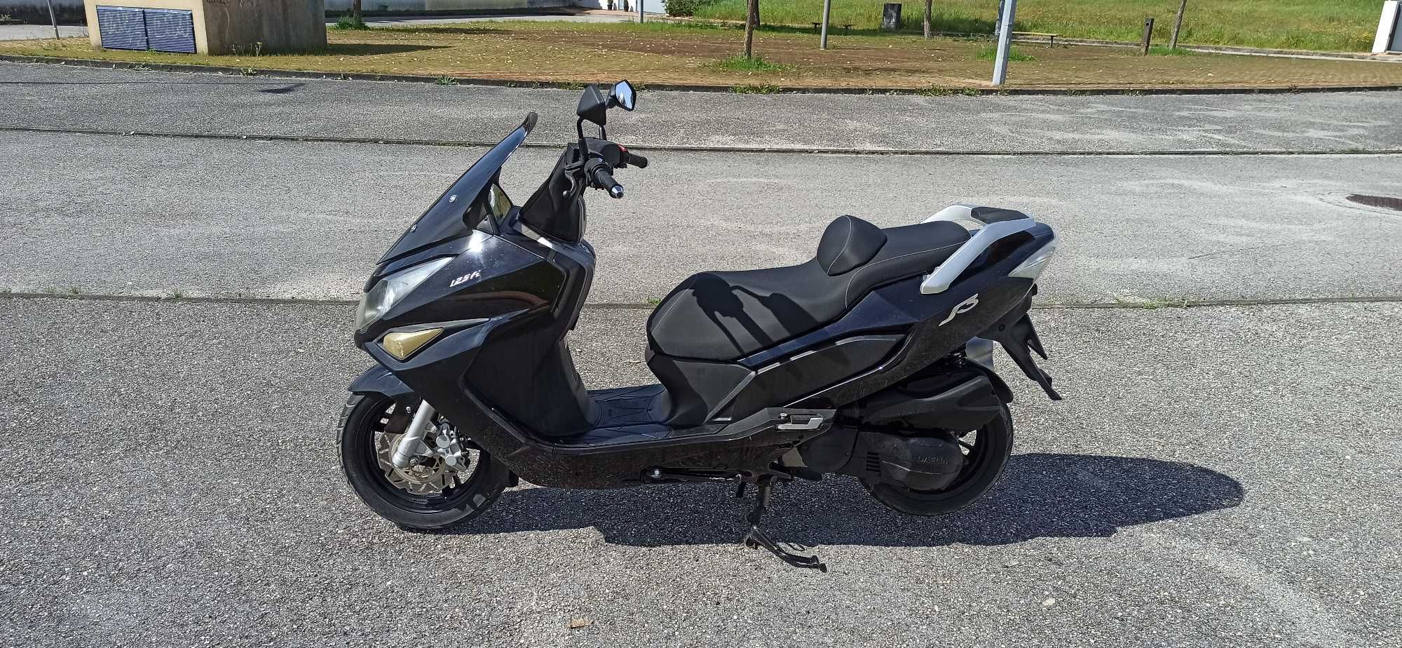 Maxi Scooter Daelim S3 125cc 2011