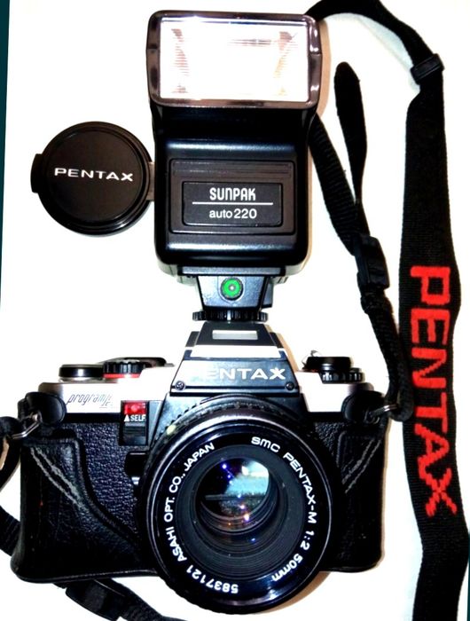 Продам зеркальный фотоаппарат Pentax с фотовспышкой Sunpak auto