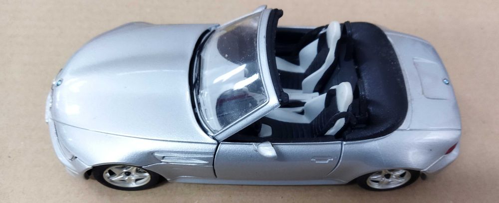 Miniaturas Burago. Escala 1/24