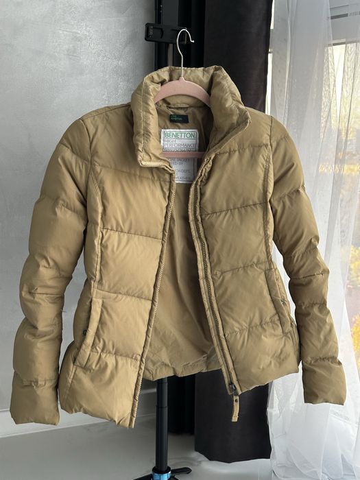 Пуховик жіночий Benetton натуральний пух гірчичний XS