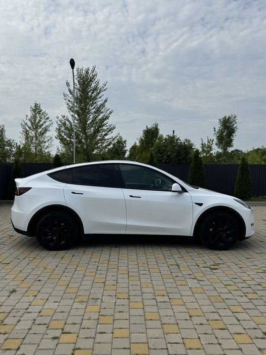 Tesla Model Y 2023  Long Range DM 82kw (Європа)