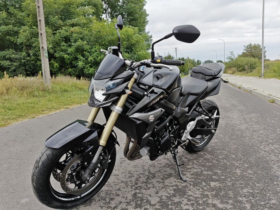 Suzuki GSR 750 piękny stan Niemcy oryginał tylko 11 tys km