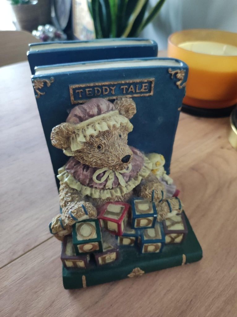 Podpórki pod książki, podpórka vintage rekwizyt Teddy  Tale 
Podpórki