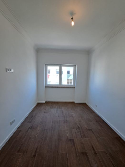 Apartamento T2 totalmente remodelado, Rio de Mouro
