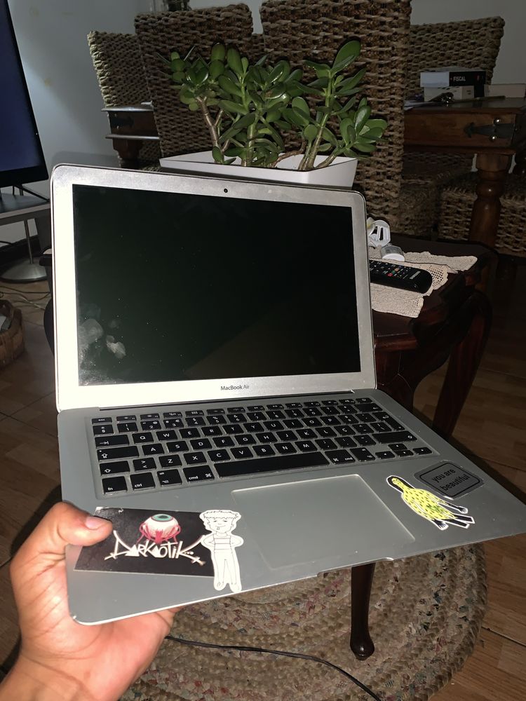 Macbook Air 13 avariado