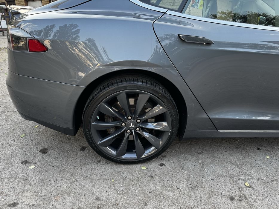 Tesla Model S 85 квт