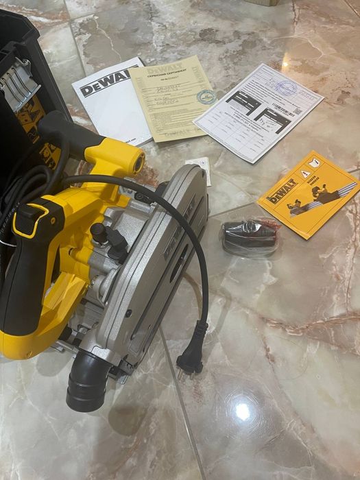 Пила дисковая погружная DeWALT DWS520KT + Чемодан TSTAK