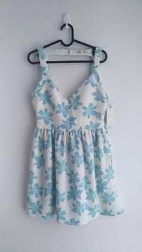 Biała sukienka Zara w niebieskie kwiaty M