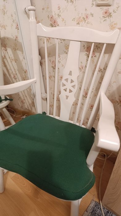 Крісло стілець біле дерев'яне