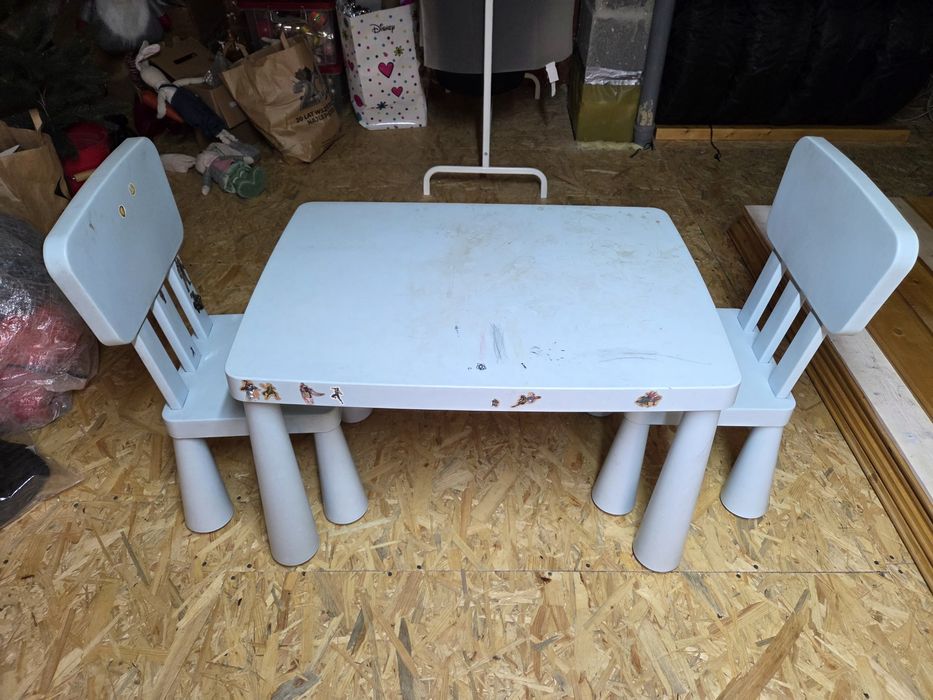 Stoliczek i dwa krzesełka dla dzieci IKEA