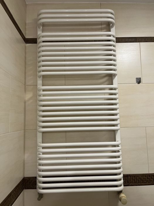 Grzejnik lazienkowy bialy