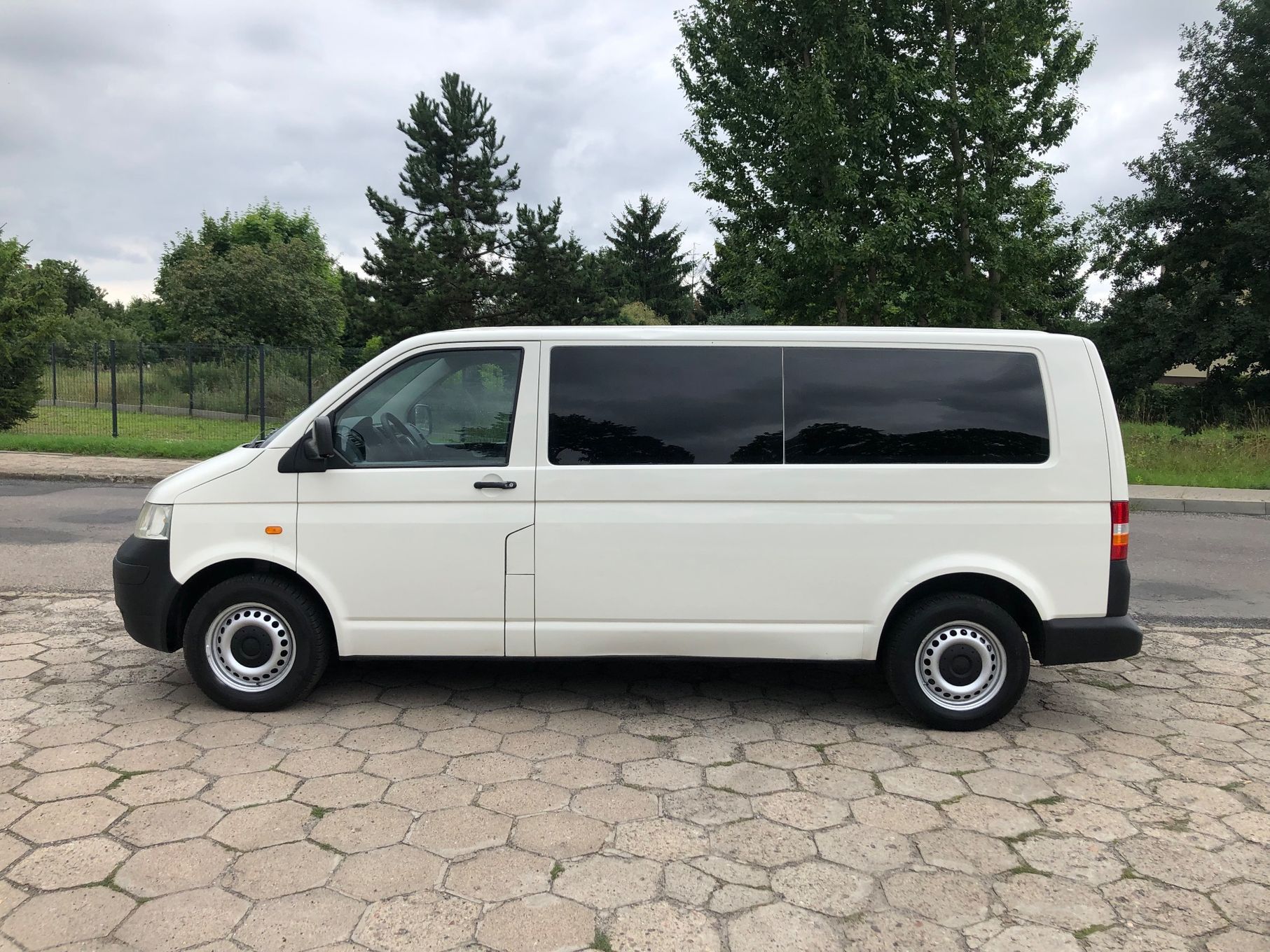 Volkswagen Transporter T5 long 1.9tdi klima 8osobowa dobry stan