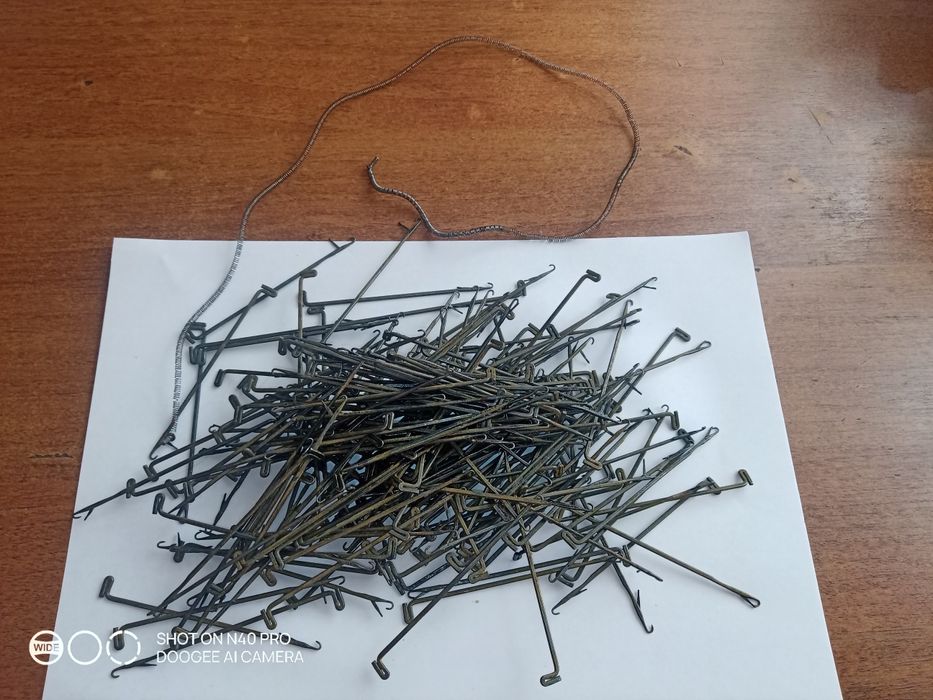 Вязальная машинка Нева 5. По запчастям.