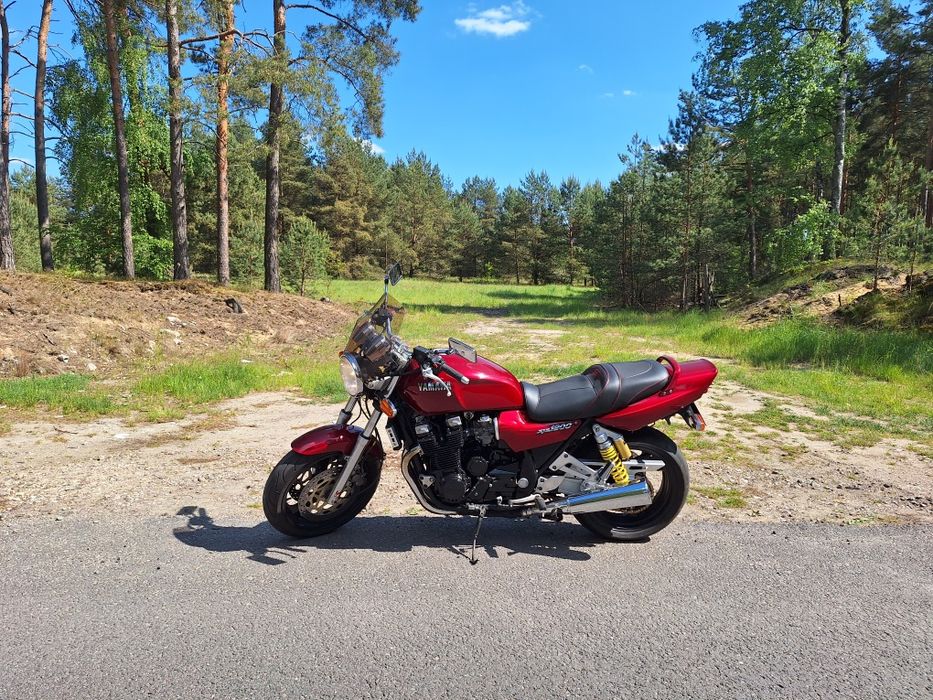 Yamaha Xjr 1200.