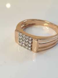 Złoty pierścień sygnet p.750 Diamenty