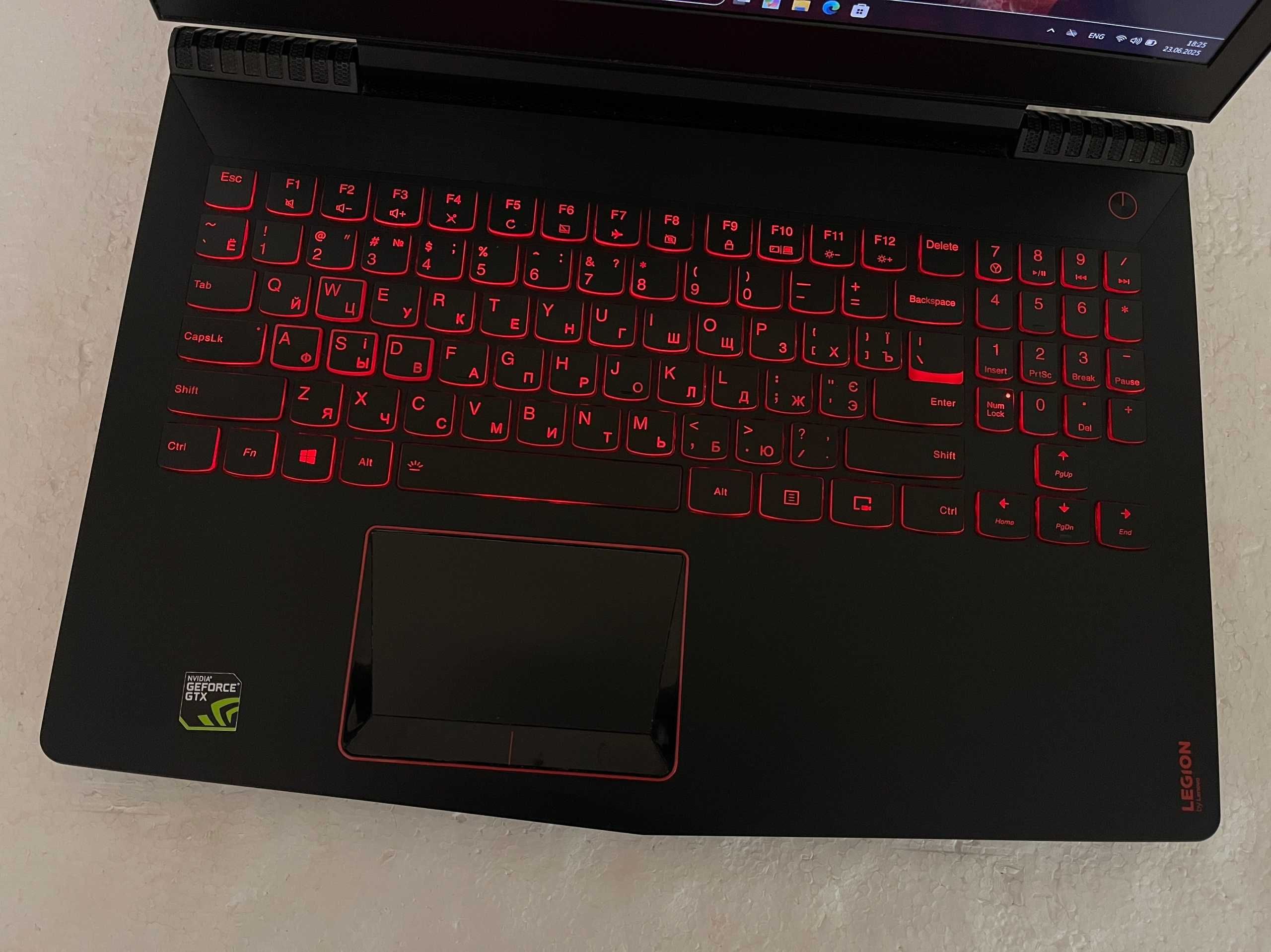 Игровой "Legion" Y520 + (Core i7 7700HQ) + 16 RAM + GTX 1050Ti  (4 ГБ)