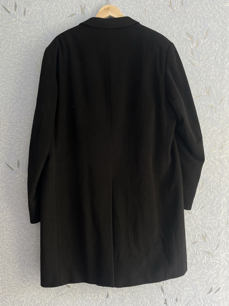 Класичне чорне кашеміровн чоловіче пальто