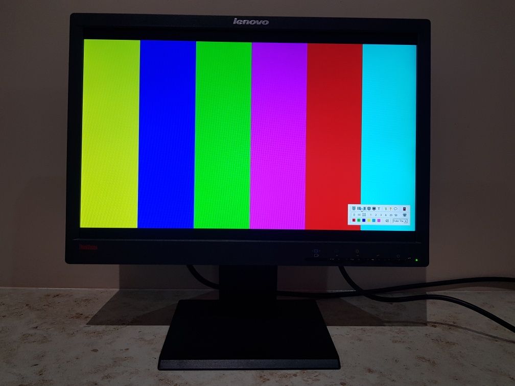 Monitor LCD LENOVO LT1952PWD 19''