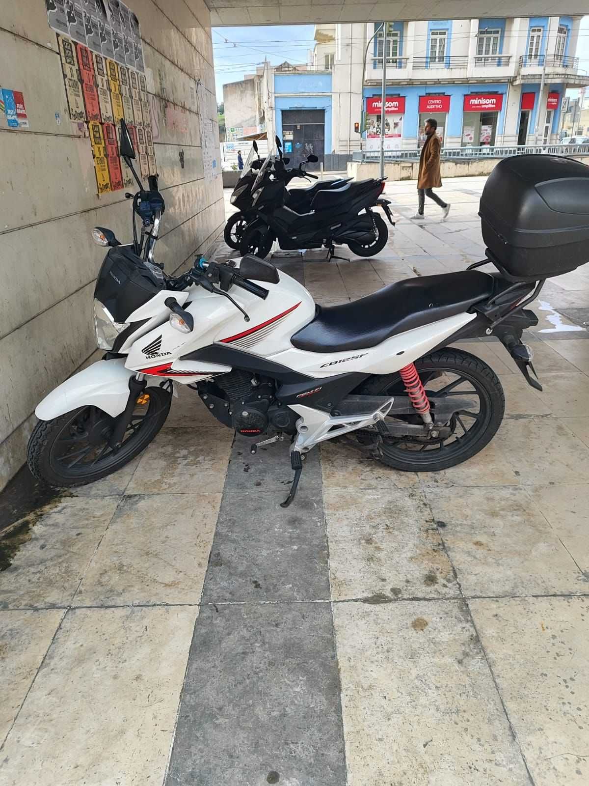 CB125F 2018 (poucas marcas de uso)