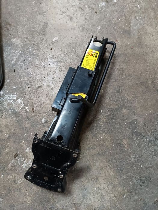 Lewarek podnośnik samochodowy Ford Mondeo MK2 XU5A-17080-AA