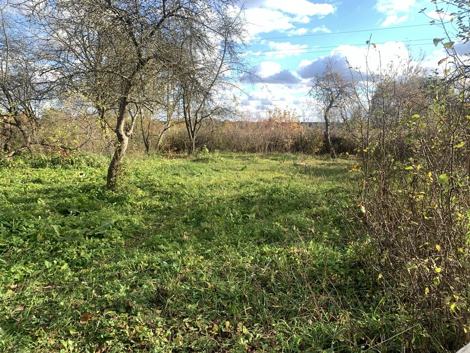 Продаж будинку / землі / Хрінники