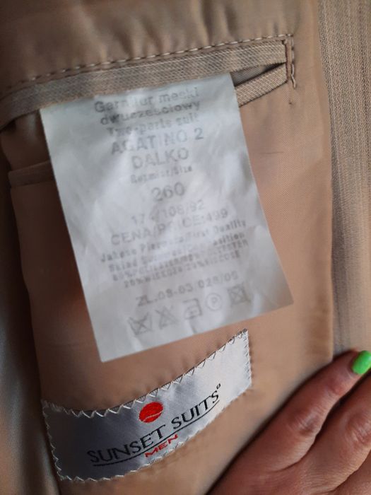 Męski jasny garnitur