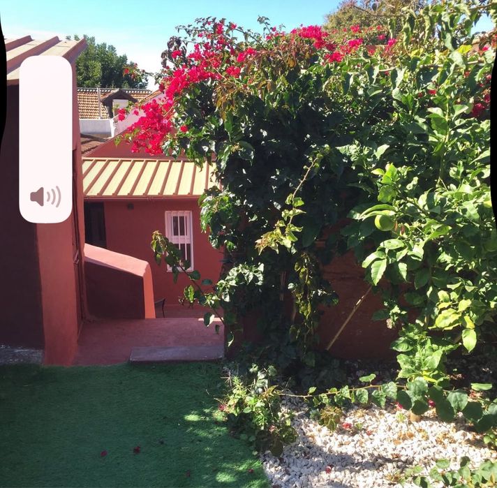 Casa com jardim para aluger temporario . Mobilada