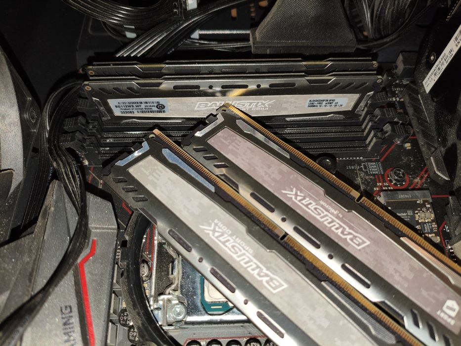 Pamięć RAM Ballistix 2400mhz różne kości