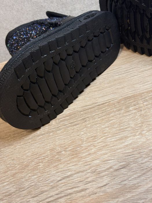 Уггі дитячі 22-24