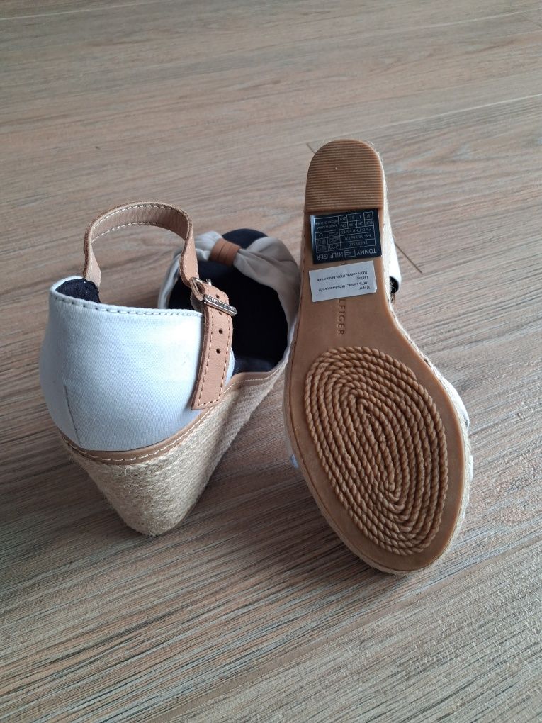 Koturny Tommy Hilfiger r. 37