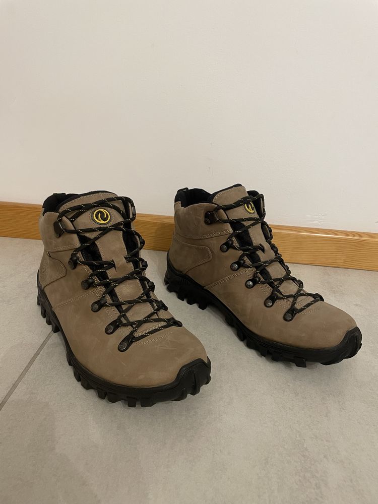 Buty obuwie LESTA skóra naturalna zimowe trekkingowe 41 26,5 ciepłe